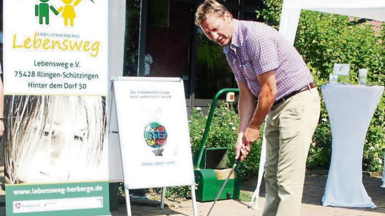 Guido Buchwald – ein Weltmeister lässt zur Abwechslung Golfbälle tanzen. Foto: Kollros Guido Buchwald – ein Weltmeister lässt zur Abwechslung Golfbälle tanzen. Foto: Kollros