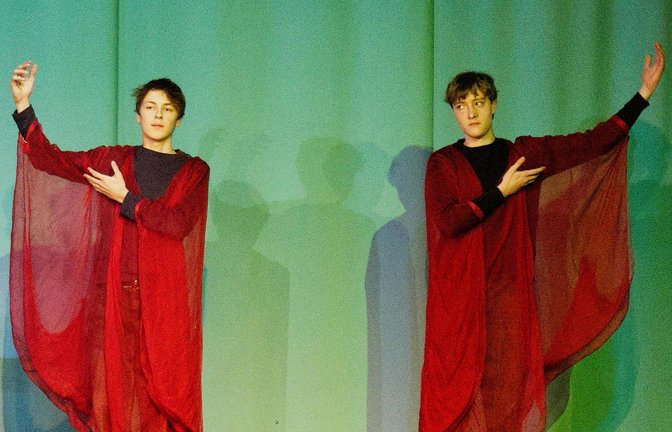 Rilkes „Die Weise von Liebe und Tod“ ist der Schwerpunkt der Eurythmie-Darbietung an der Vaihinger Waldorfschule.  <span class='image-autor'>Foto: p</span>
