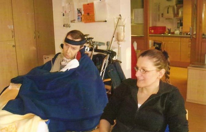 Helmut und Ulrike Stalder bei der Musiktherapie. Foto: p