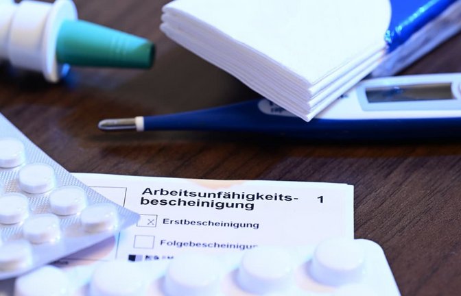 Kern des Vorhabens ist eine Nachweispflicht ab dem ersten Krankheitstag. (Symbolbild)<span class='image-autor'>Bernd Weißbrod/dpa/dpa-tmn</span>