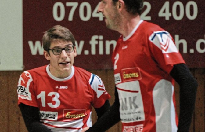 Marc Krüger, hier mit Jakob Kilpper, gehört zu der Hälfte der Vaihinger Mannschaft, die sich mit Verletzungen plagt. Foto: Nachreiner