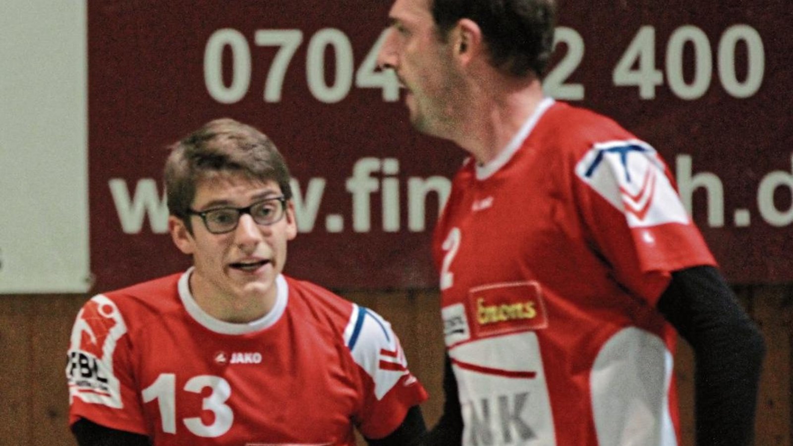 Marc Krüger, hier mit Jakob Kilpper, gehört zu der Hälfte der Vaihinger Mannschaft, die sich mit Verletzungen plagt. Foto: Nachreiner Marc Krüger, hier mit Jakob Kilpper, gehört zu der Hälfte der Vaihinger Mannschaft, die sich mit Verletzungen plagt. Foto: Nachreiner