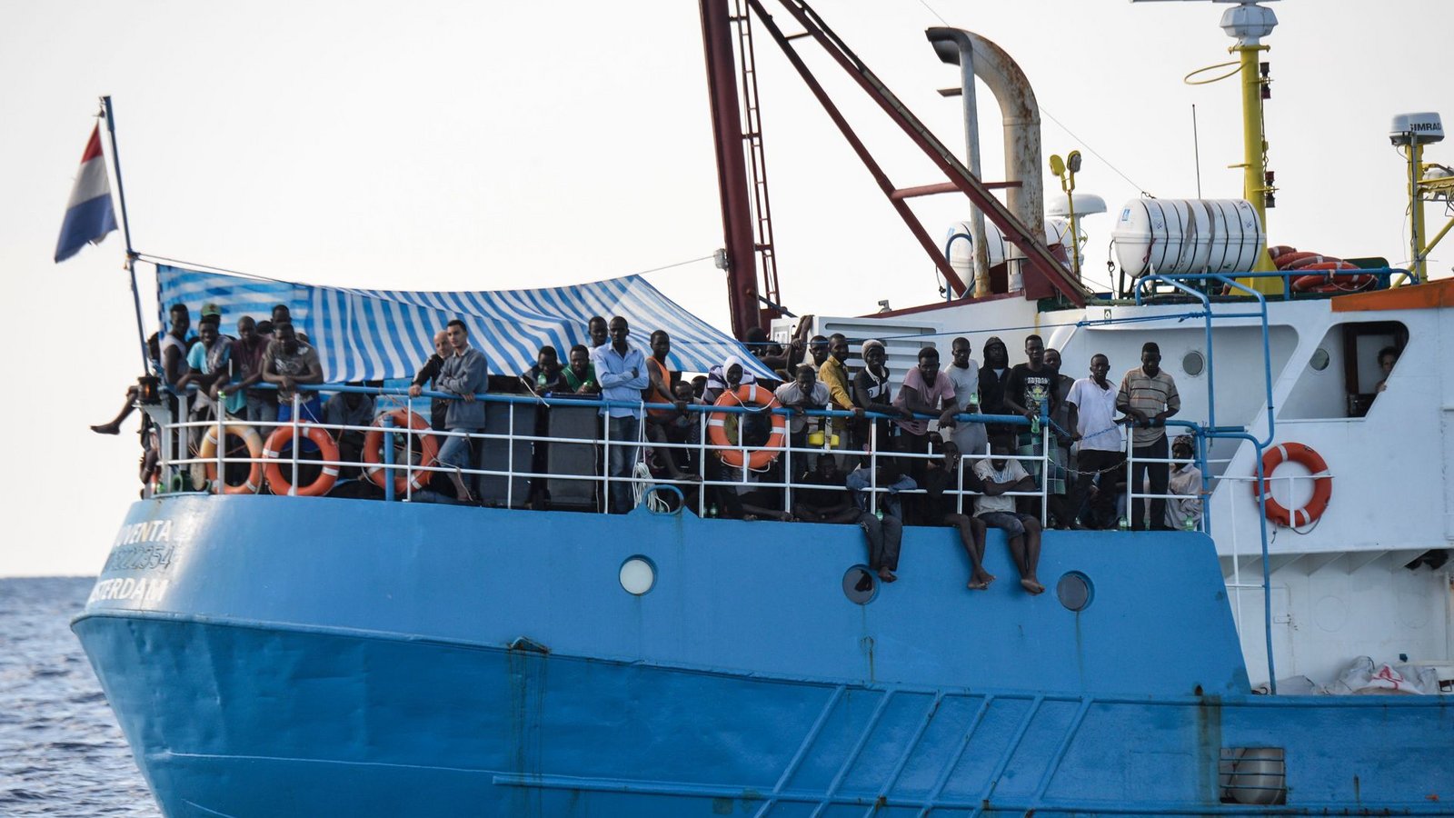 Gerettet: die Iuventa bei einem ihrer Rettungseinsätze.Foto: AFP/Andreas Solaro Gerettet: die Iuventa bei einem ihrer Rettungseinsätze.Foto: AFP/Andreas Solaro