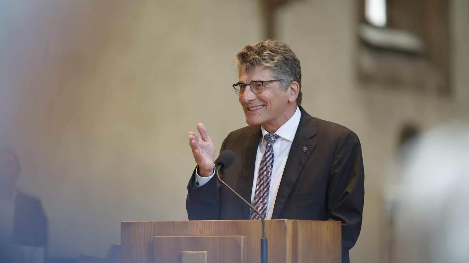Landesbischof Ernst-Wilhelm Gohl sieht auch den Staat beim Kampf gegen Missbrauch in der Pflicht.Foto: G. Stoppel/Gottfried Stoppel Landesbischof Ernst-Wilhelm Gohl sieht auch den Staat beim Kampf gegen Missbrauch in der Pflicht.Foto: G. Stoppel/Gottfried Stoppel