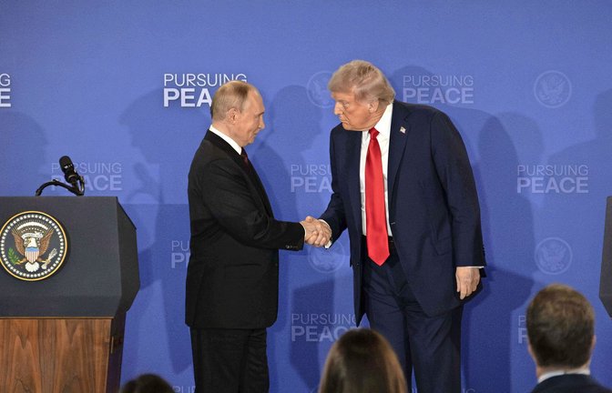 Wladimir Putin könnte Donald Trump schon bald wieder die Hand schütteln.<span class='image-autor'>Foto: IMAGO/ZUMA Press Wire</span>