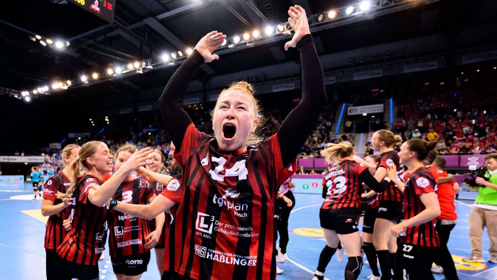 Meike Schmelzer bejubelt den Einzug ins Pokal-Endspiel mit der HSG Bensheim/Auerbach.Foto: IMAGO/wolf-sportfoto Meike Schmelzer bejubelt den Einzug ins Pokal-Endspiel mit der HSG Bensheim/Auerbach.Foto: IMAGO/wolf-sportfoto