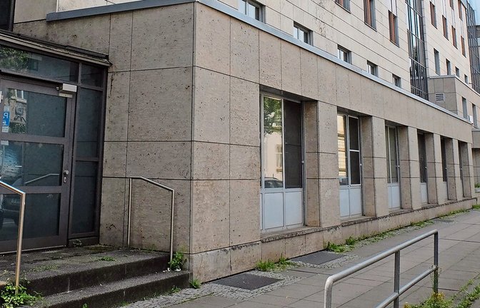 Die Pläne sind umstritten: Das ehemalige Rotkreuzkrankenhaus in Bad Cannstatt soll zu einer forensischen Psychiatrie werden.<span class='image-autor'>Foto: Iris Frey</span>
