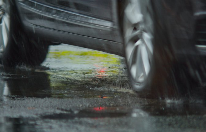 Aktuell ist es auf den Straßen teilweise spiegelglatt.<span class='image-autor'>Foto: Adam Klis Film Production / shutterstock.com</span>