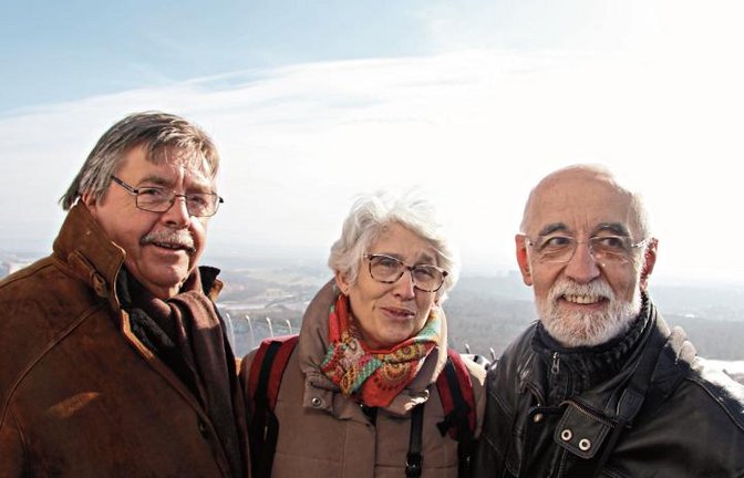 Der Bürgermeister von Ennery, Gérard Leroux (links), und die Jubilarin Annick Ruffiandis mit ihrem Gatten genossen das Panorama vom Fernsehturm.