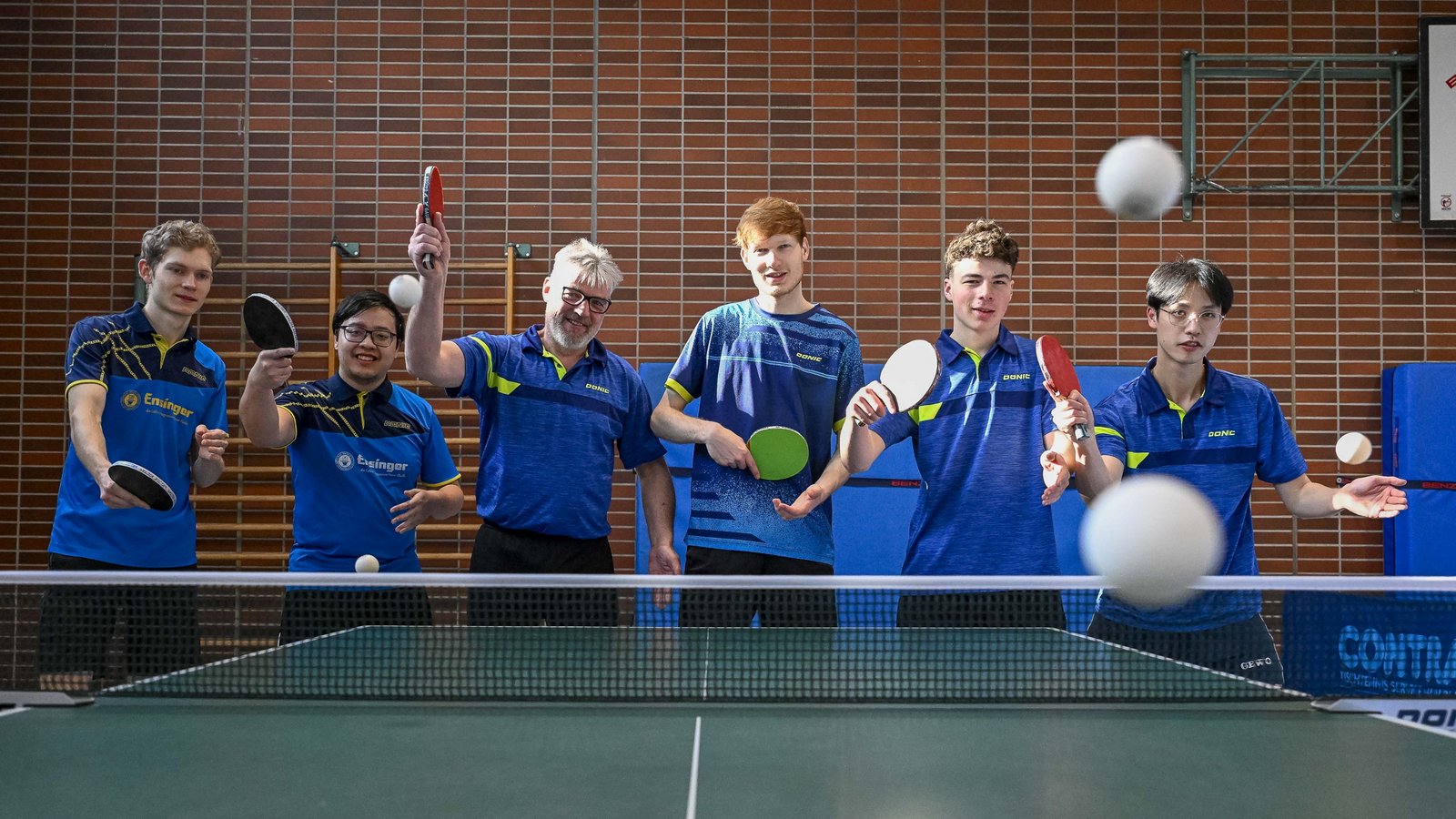 Die zweite Mannschaft der SGM Nussdorf/Aurich ist Meister der Bezirksklasse B Gruppe 3 (von links): Jan-Andre Henschel, Chi-Don Nguyen, Michael Hilß, Jona Großmann, Tim Bosch und Chi-Hao Nguyen. Foto: Leitner Die zweite Mannschaft der SGM Nussdorf/Aurich ist Meister der Bezirksklasse B Gruppe 3 (von links): Jan-Andre Henschel, Chi-Don Nguyen, Michael Hilß, Jona Großmann, Tim Bosch und Chi-Hao Nguyen. Foto: Leitner
