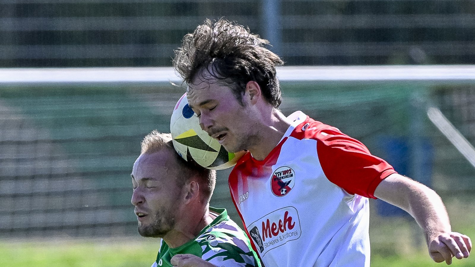 Ein Kopf-an-Kopf-Rennen hat sich Bastian Werthwein (links) vom SV Iptingen mit Louis Rühle vom TSV Wiernsheim geliefert.