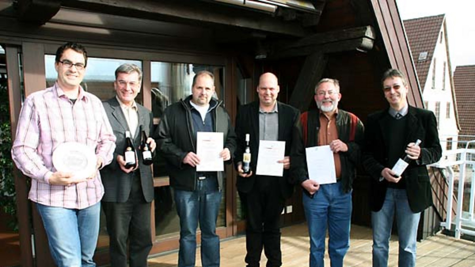 Die hiesigen Weingärtner sind stolz auf ihre Auszeichnungen. Foto: Elsässer