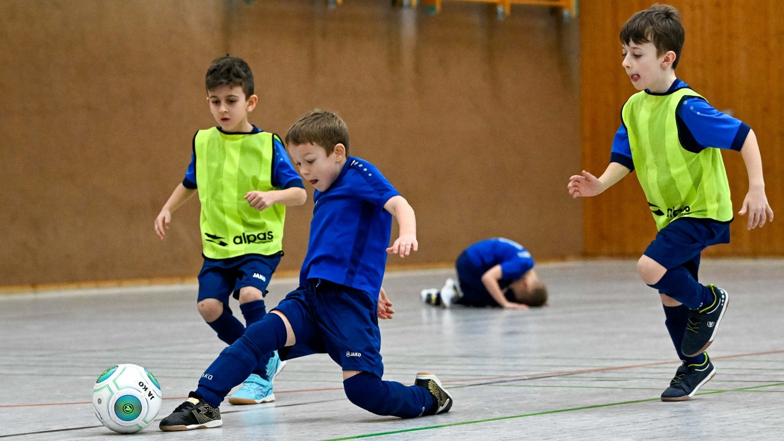 SV Illingen HallenCup 2025 F Jugend FV Roßwag (mit Leibchen) - SV Illingen II