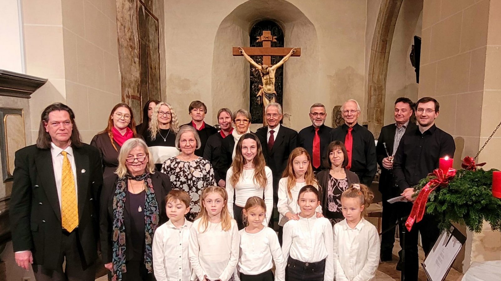 Die Musikerinnen und Musiker in der evangelischen Kirche in Sersheim. Foto: p Die Musikerinnen und Musiker in der evangelischen Kirche in Sersheim. Foto: p