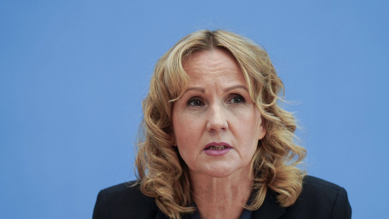 Umweltministerin Steffi Lemke zeigt sich bestürzt über das nun bekannt gewordene Geheimtreffen in Potsdam.Foto: IMAGO/Bernd Elmenthaler/IMAGO/Bernd Elmenthaler Umweltministerin Steffi Lemke zeigt sich bestürzt über das nun bekannt gewordene Geheimtreffen in Potsdam.Foto: IMAGO/Bernd Elmenthaler/IMAGO/Bernd Elmenthaler