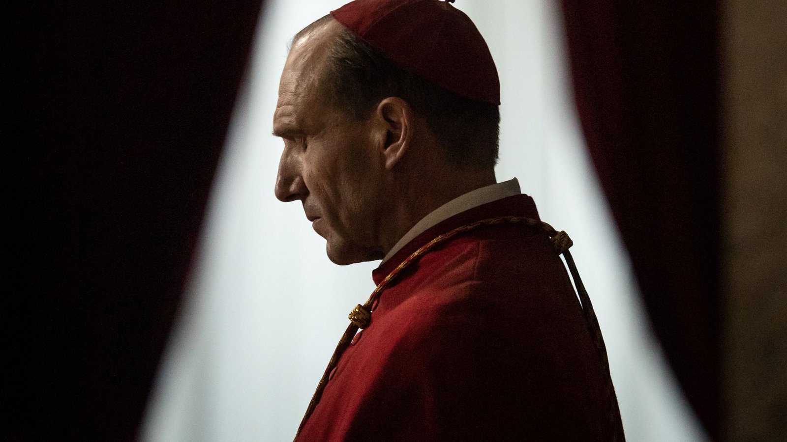 Ralph Fiennes spielt in „Konklave“ von Edward Berger einen Kardinal. Der Vatikan-Thriller ist für acht Oscars nominiert, darunter als „bester Film“.Foto: Philippe Antonello//Focus Feature Ralph Fiennes spielt in „Konklave“ von Edward Berger einen Kardinal. Der Vatikan-Thriller ist für acht Oscars nominiert, darunter als „bester Film“.Foto: Philippe Antonello//Focus Feature