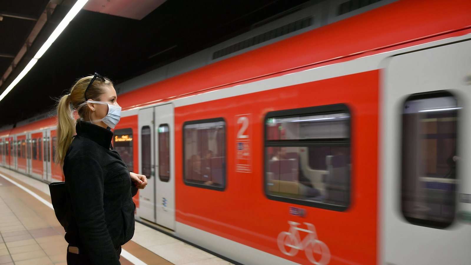 Baden-Württemberg will mit dem Jugendticket BW den ÖPNV vor allem für junge Menschen attraktiv machen.Foto: imago//Michael Weber Baden-Württemberg will mit dem Jugendticket BW den ÖPNV vor allem für junge Menschen attraktiv machen.Foto: imago//Michael Weber