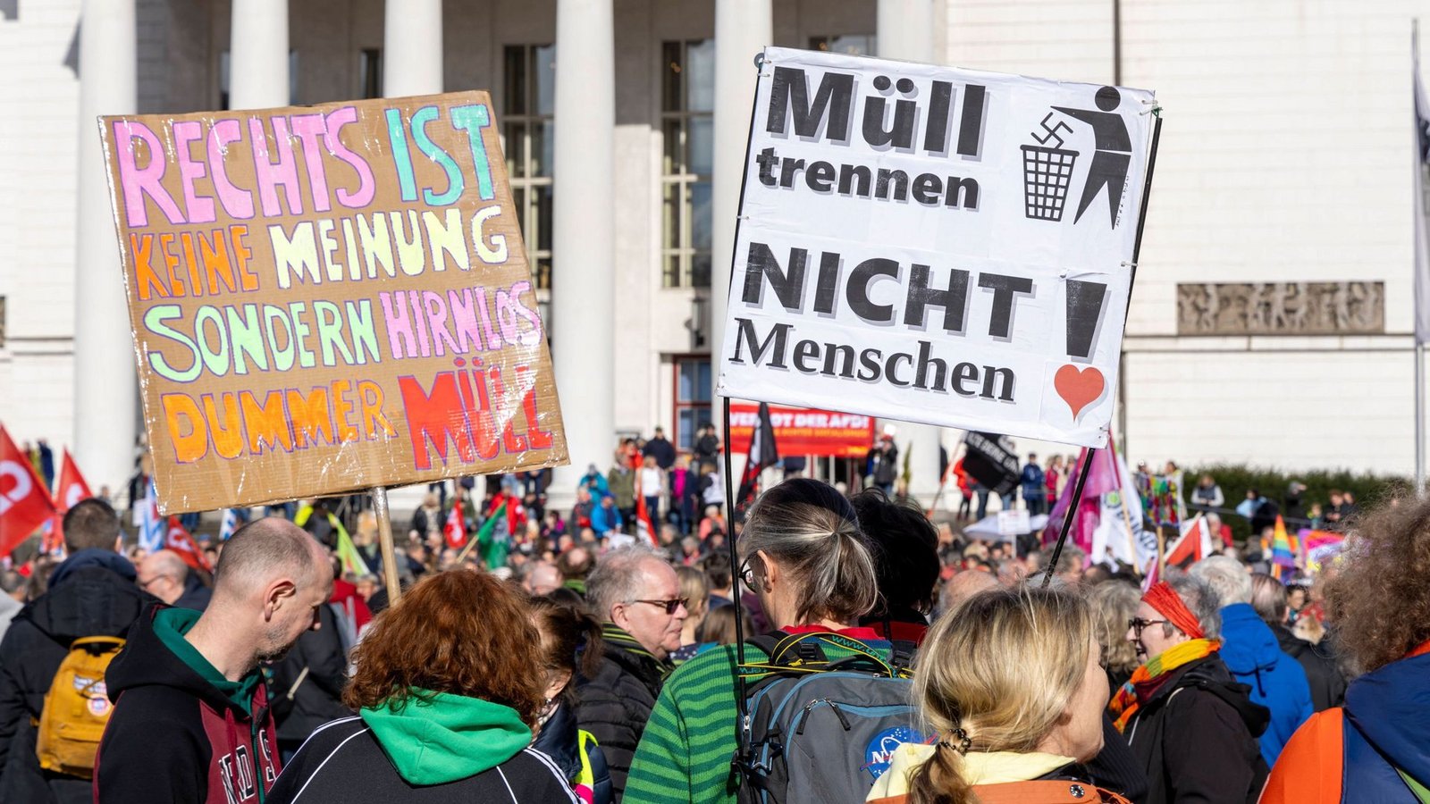 Demonstrationen gegen die AfD, wie hier in Duisburg, werden am Wochenende auch in Donzdorf erwartet.Foto: IMAGO/Markus Matzel Demonstrationen gegen die AfD, wie hier in Duisburg, werden am Wochenende auch in Donzdorf erwartet.Foto: IMAGO/Markus Matzel