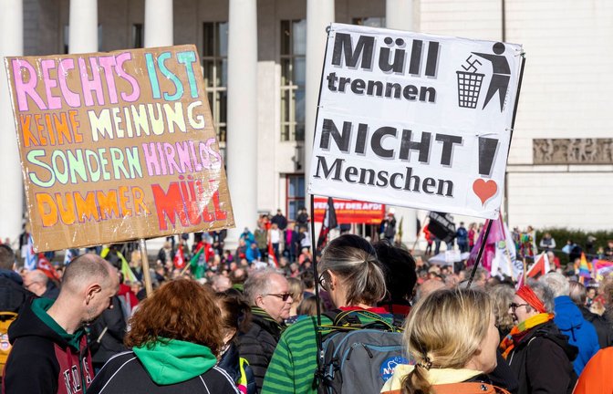 Demonstrationen gegen die AfD, wie hier in Duisburg, werden am Wochenende auch in Donzdorf erwartet.<span class='image-autor'>Foto: IMAGO/Markus Matzel</span>