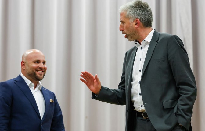 Markus Frohnmaier (links) und Boris Palmer nach dem Ende der Diskussion.<span class='image-autor'>Foto: Christoph Schmidt/dpa</span>
