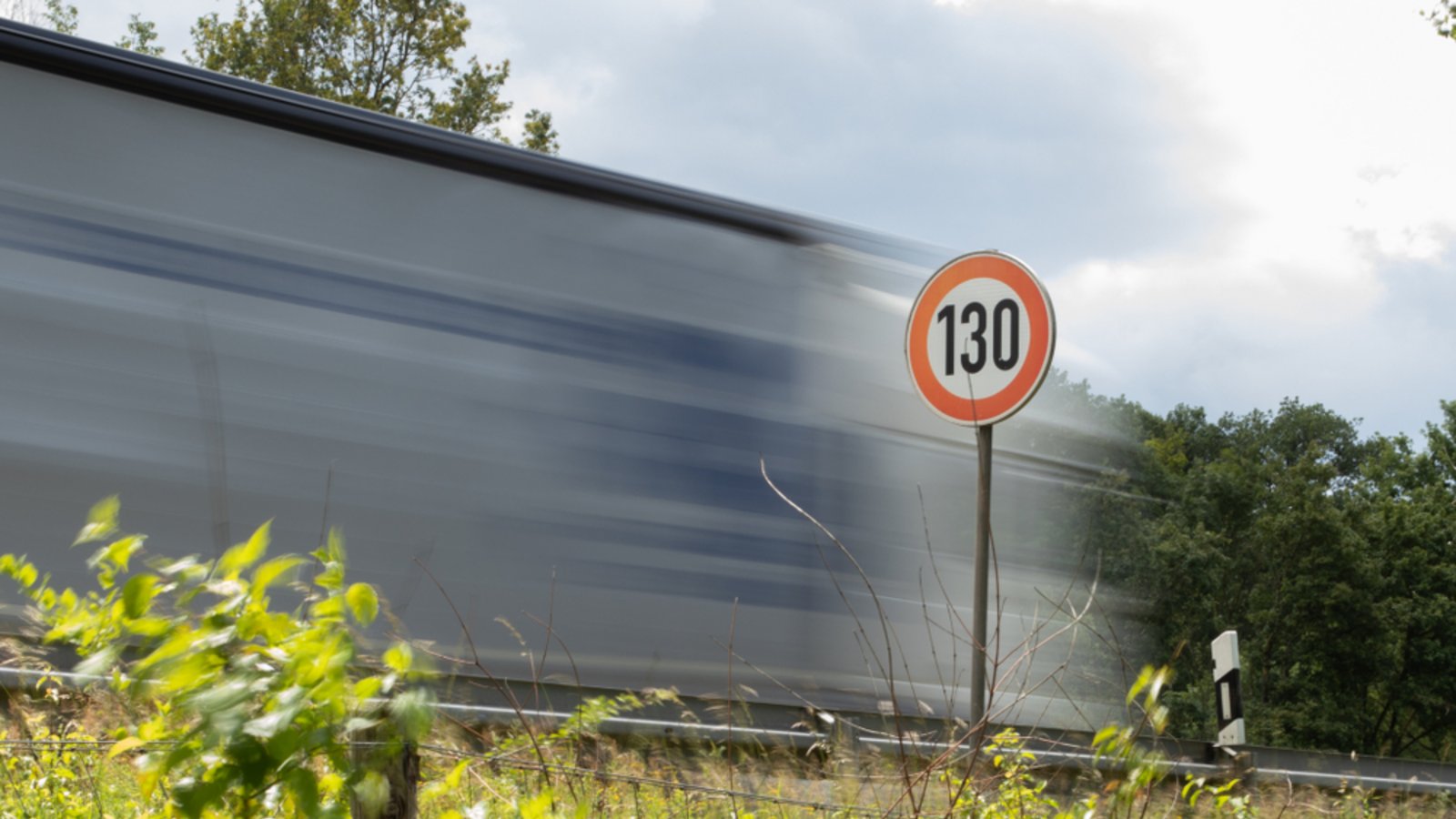 Ein generelles Tempolimit soll es nicht geben.Foto: StockTom / shutterstock.com Ein generelles Tempolimit soll es nicht geben.Foto: StockTom / shutterstock.com