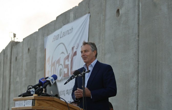 Der frühere englische Premierminister Tony-Blair bei einer Rede an der Grenze zwischen Israel und dem West-Jordanland: Friedensfestiger.<span class='image-autor'>Foto: AP</span>