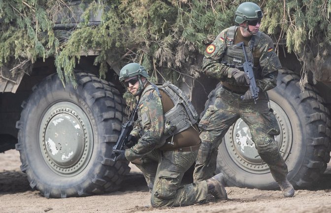 Soldaten der Bundeswehr bei einer Nato-Übung (Archivbild)<span class='image-autor'>Foto: dpa/Mindaugas Kulbis</span>