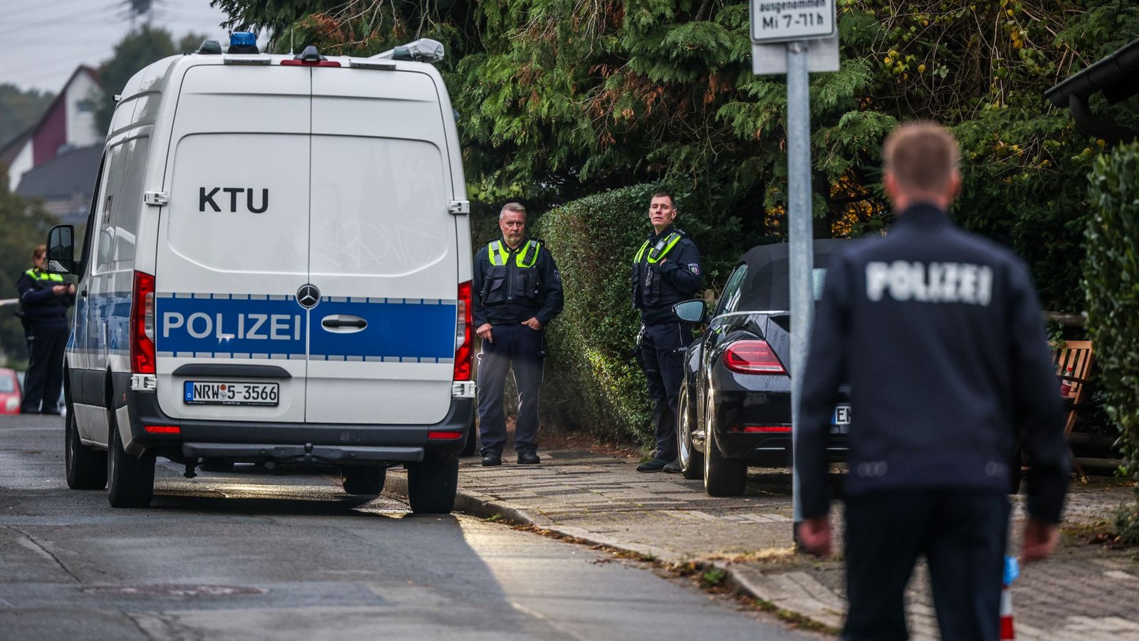 Laut Polizei würde die Bügermeisterin von ihrer 17-jährigen Tochter niedergestochen. (Archivbild)Foto: Christoph Reichwein/dpa Laut Polizei würde die Bügermeisterin von ihrer 17-jährigen Tochter niedergestochen. (Archivbild)Foto: Christoph Reichwein/dpa