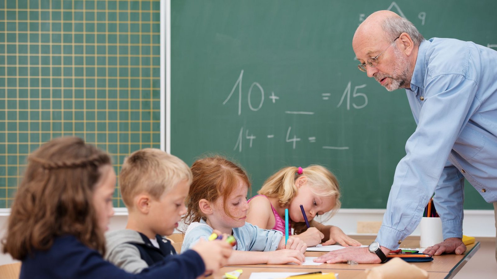 Da lohnt es sich genauer hinzuschauen: Gut ein Viertel der Viertklässler hat bei den Kompass-4-Tests in diesem Schuljahr das gymnasiale Niveau erreicht.Foto: stock.adobe Da lohnt es sich genauer hinzuschauen: Gut ein Viertel der Viertklässler hat bei den Kompass-4-Tests in diesem Schuljahr das gymnasiale Niveau erreicht.Foto: stock.adobe