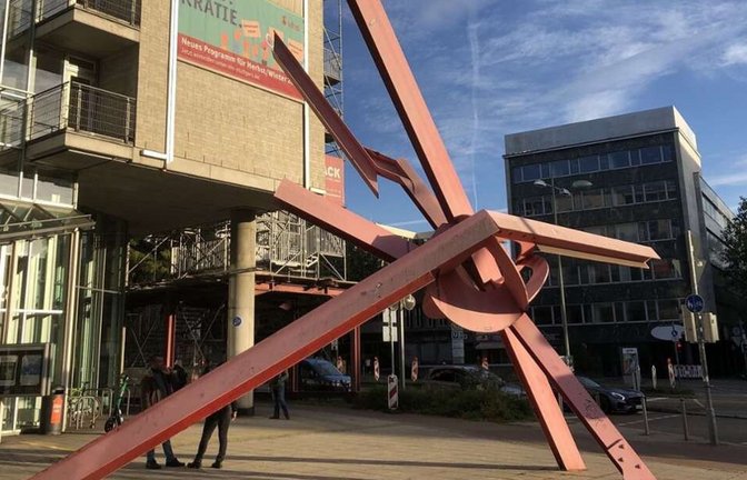 Prägt Stuttgart mit: Mark di Suveros Großplastik „Lobotschevsky“ vor dem Treffpunkt Rotebühlplatz<span class='image-autor'>Foto: Forstbauer</span>