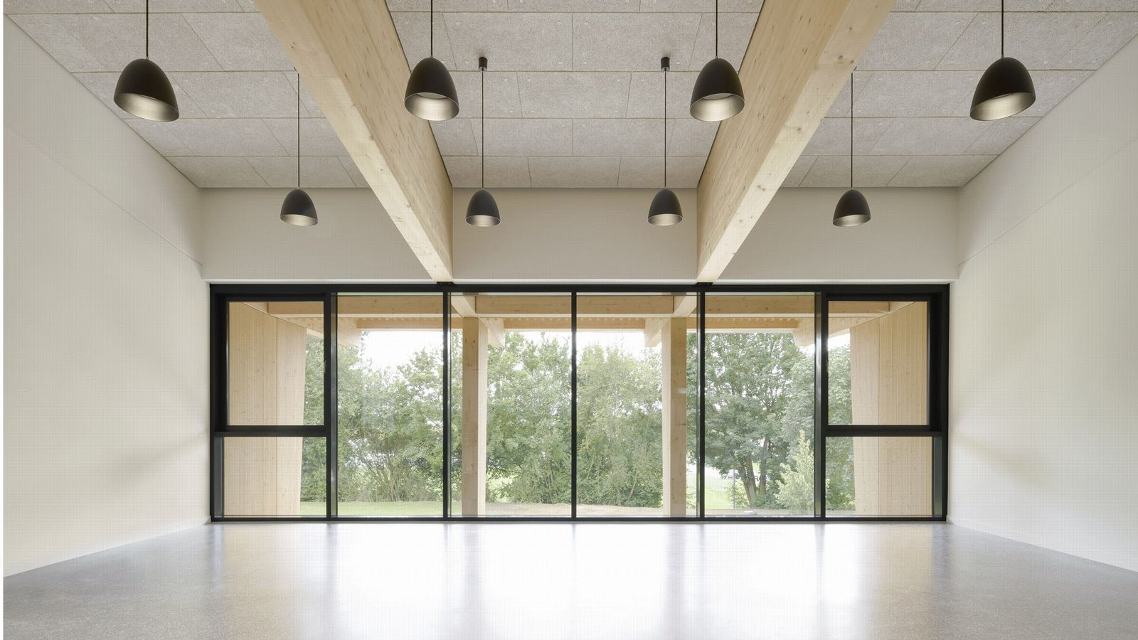Turnen und Feiern mit Aussicht auf Grün. Für den Umbau der Mehrzweckhalle haben Architekten aus Stuttgart schon wieder eine Auszeichnung gewonnen.Foto: Brigida González Turnen und Feiern mit Aussicht auf Grün. Für den Umbau der Mehrzweckhalle haben Architekten aus Stuttgart schon wieder eine Auszeichnung gewonnen.Foto: Brigida González