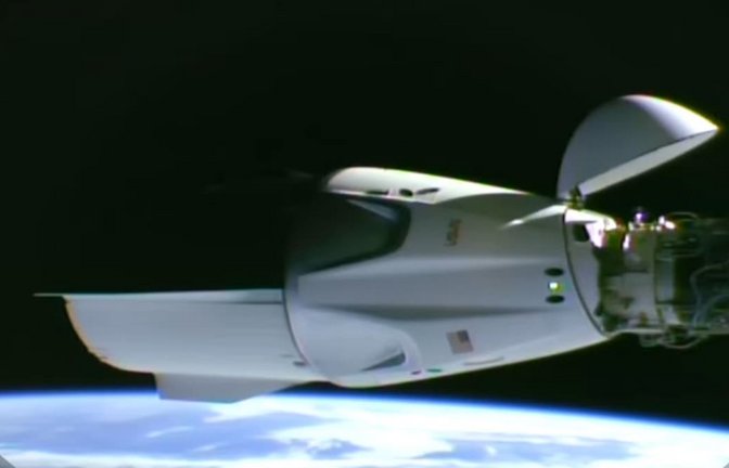 Die SpaceX-Kapsel Crew Dragon mit vier Astronauten an Bord hat an der Internationalen Raumstation ISS angedockt.<span class='image-autor'>NASA/dpa</span>