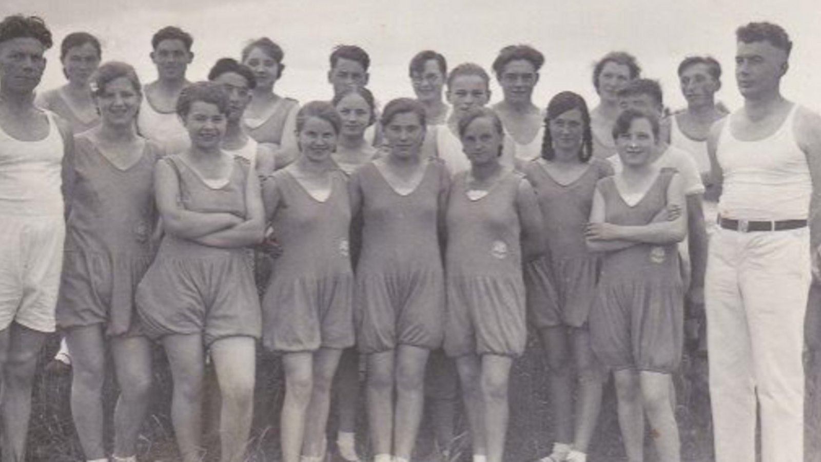 Bilder aus der 100-jährigen Vereinsgeschichte. Fotos: p Bilder aus der 100-jährigen Vereinsgeschichte. Fotos: p