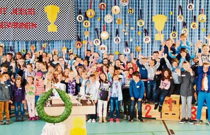 Ein buntes Programm bietet der Kindertag der neuapostolischen Kirche den jungen Teilnehmern in der Kirbachtalhalle.  Foto: p