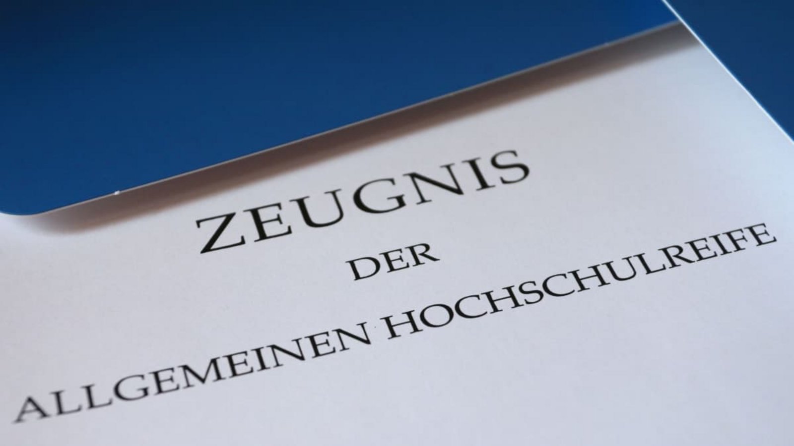 Fehler mit Folgen: Haben sich Abiturienten mit einem fehlerhaften Zeugnis beworben?Karl-Josef Hildenbrand/dpa