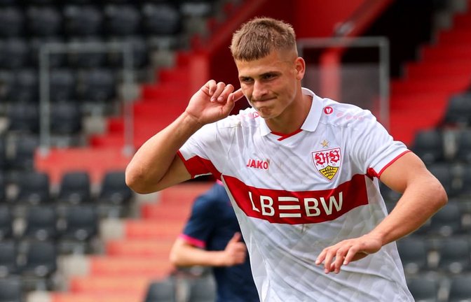 Enis Redzepi vom VfB Stuttgart hat einen Lauf - und nun auch einen neuen Vertrag.<span class='image-autor'>IMAGO/Alexander Keppler</span>