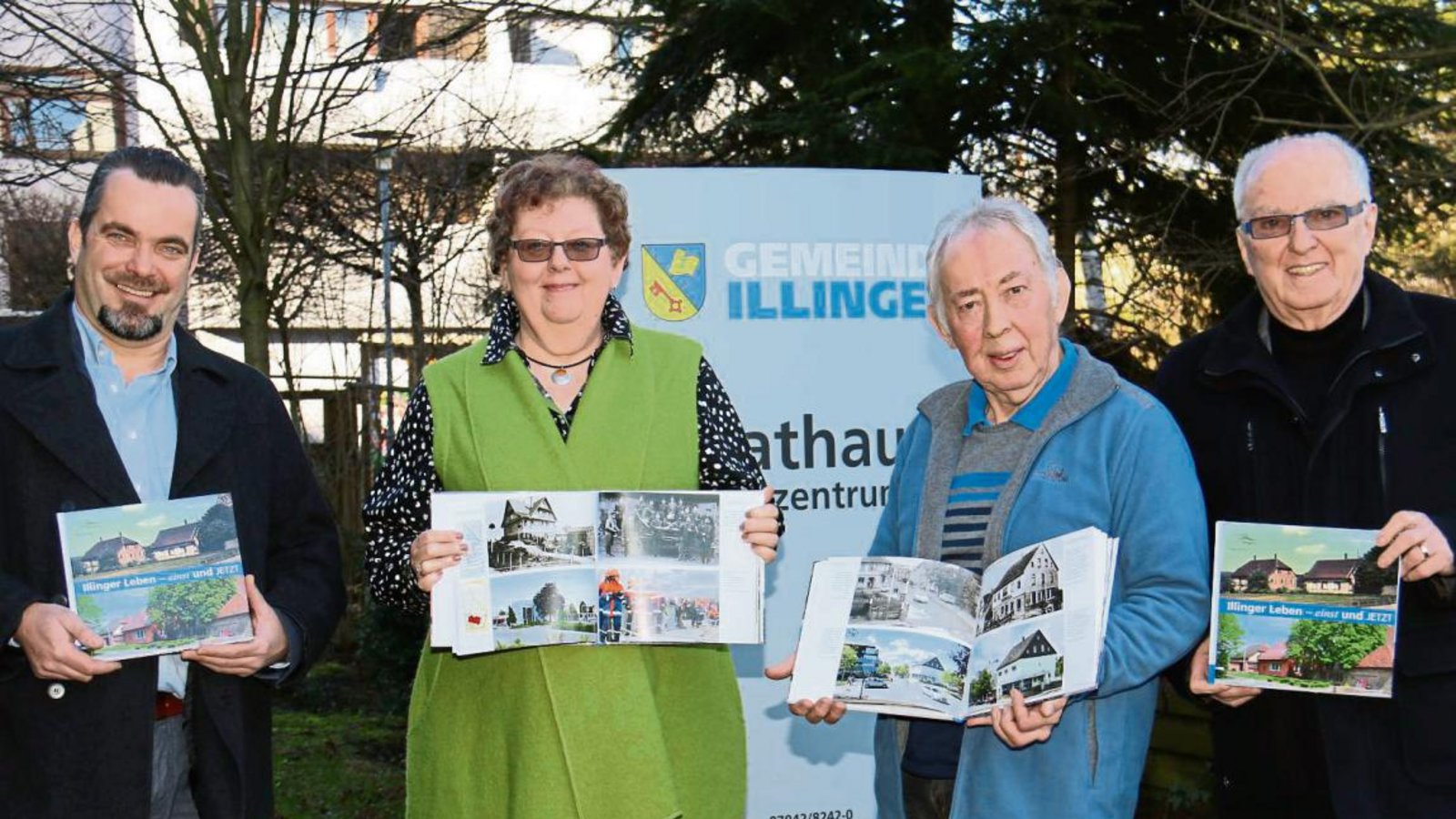 Redakteur Funke, Autorin Gaupp, Fotograf Krauth und Bürgermeisterstellvertreter Scheuermann (v. li.) präsentieren den Bildband. Foto: Rücker Redakteur Funke, Autorin Gaupp, Fotograf Krauth und Bürgermeisterstellvertreter Scheuermann (v. li.) präsentieren den Bildband. Foto: Rücker