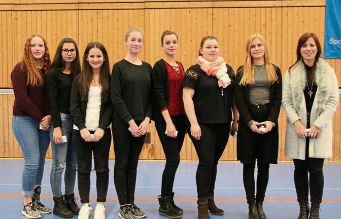Ehrungen der Gymnastinnen ab der B-Jugend und älter, die auf Landes- und Bundesebene erfolgreich waren. Foto: p