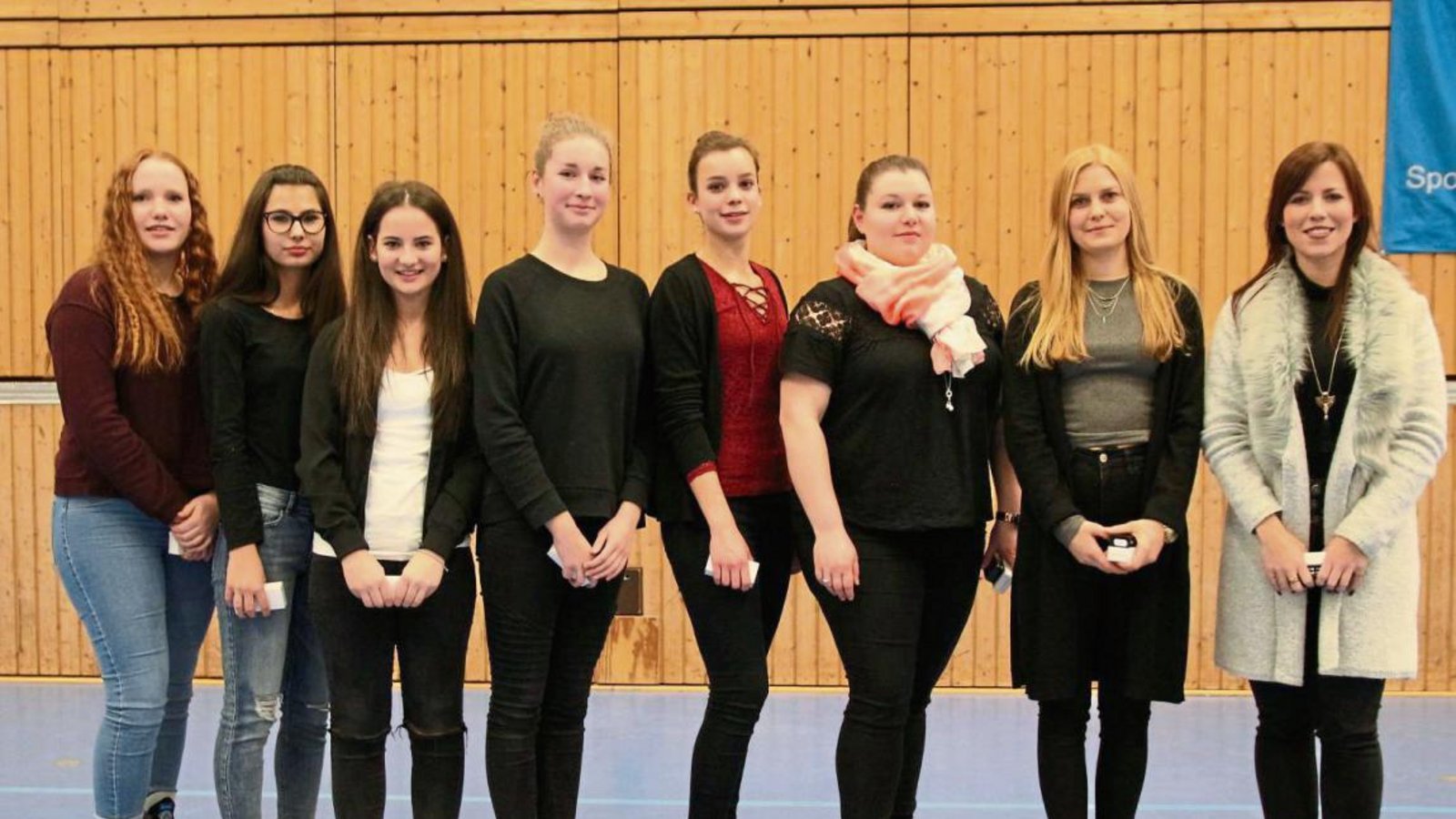 Ehrungen der Gymnastinnen ab der B-Jugend und älter, die auf Landes- und Bundesebene erfolgreich waren. Foto: p