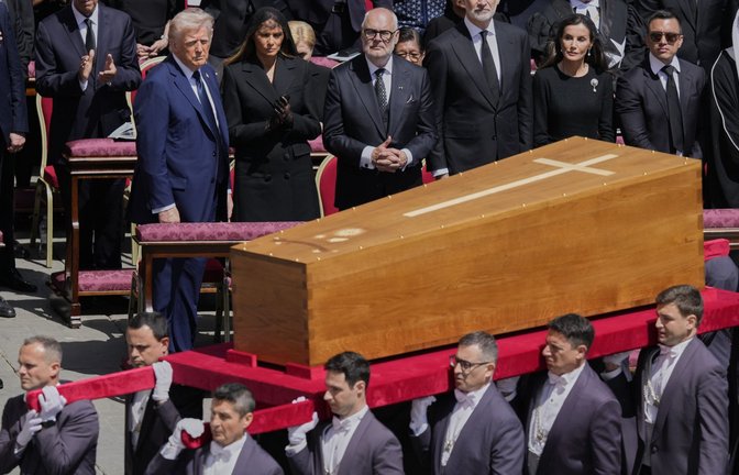 Trump nahm auch an der Beisetzung von Papst Franziskus bei.<span class='image-autor'>Foto: Gregorio Borgia/AP/dpa/Gregorio Borgia</span>
