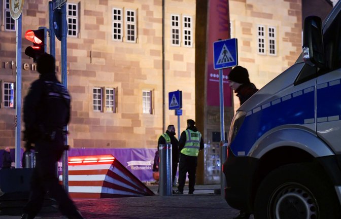 Anti-Terror-Barrikade am Stuttgarter Weihnachtsmarkt: Ohne ausländische Nachrichtendienste Deutschland im Blindflug.<span class='image-autor'>Foto: LICHTGUT/Max Kovalenko</span>