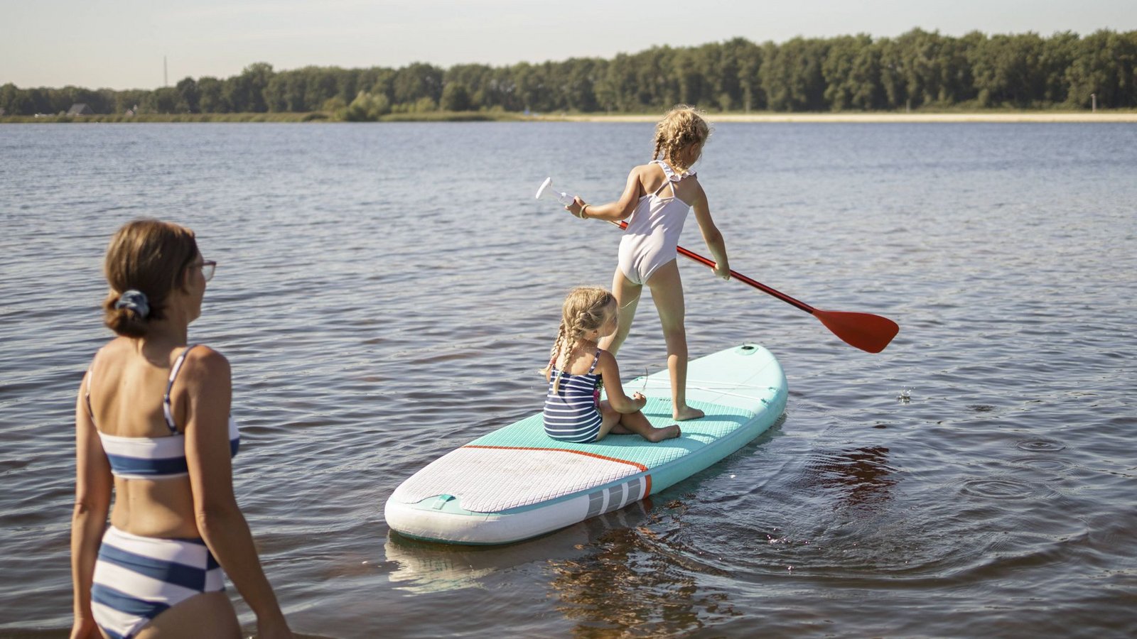 Die Caritas befürchtet, dass ohne die Ferienstätten Familien abgehängt werden könnten (Symbolbild).Foto: Imago/Westend61/Frederik Franz