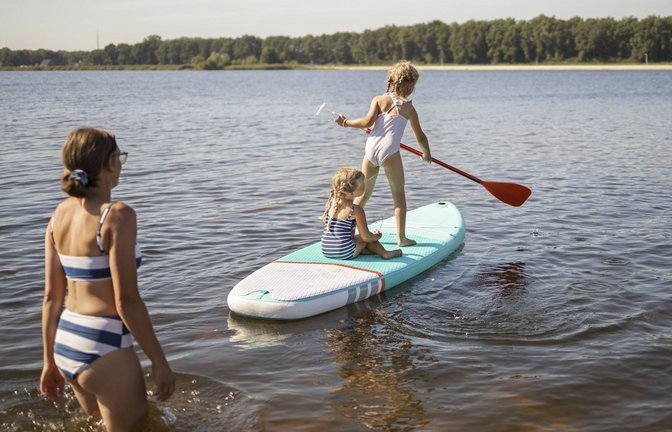 Die Caritas befürchtet, dass ohne die Ferienstätten Familien abgehängt werden könnten (Symbolbild).<span class='image-autor'>Foto: Imago/Westend61/Frederik Franz</span>