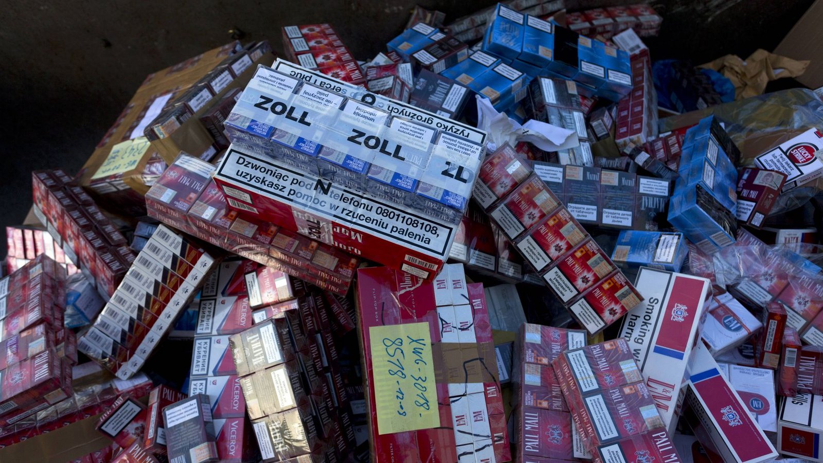 Der entstandene Steuerschaden beläuft sich nach Angaben des Zoll auf 100.000 Euro. (Symbolfoto)Foto: imago stock&people/imago stock&people Der entstandene Steuerschaden beläuft sich nach Angaben des Zoll auf 100.000 Euro. (Symbolfoto)Foto: imago stock&people/imago stock&people