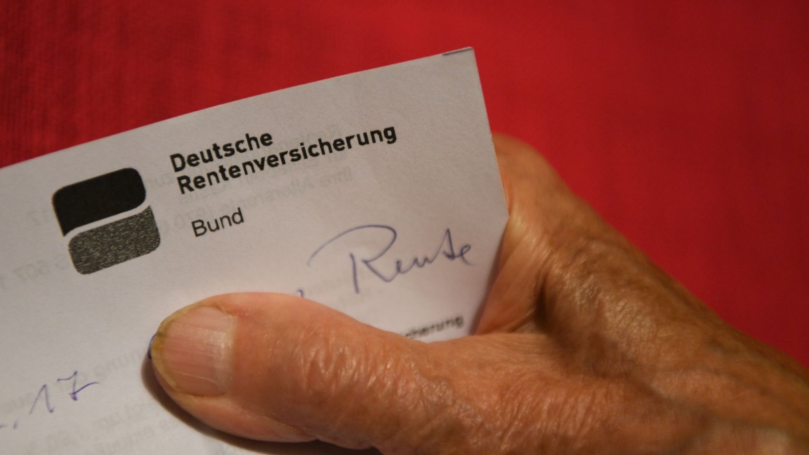 Eine von der Bundesregierung eingesetzte Kommission macht Vorschläge zur Zukunft der Rente. (Symbolbild)Foto: Felix Kästle/dpa