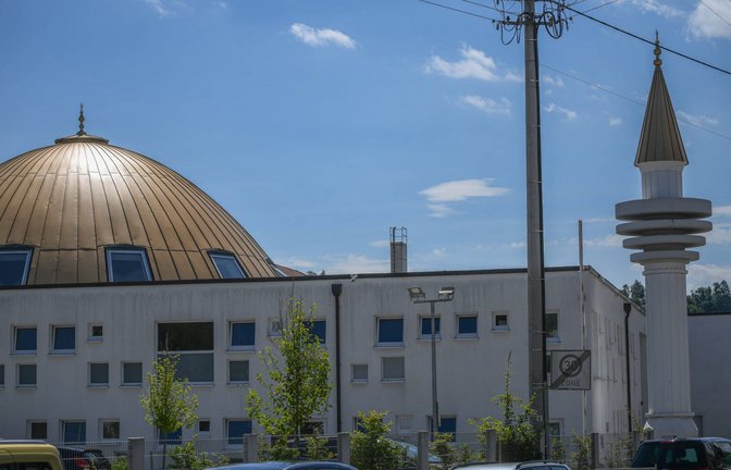 Die Moschee von Schwäbisch Gmünd entstand in einem ehemaligen Baumarkt.<span class='image-autor'>Foto: imago images/Marius Bulling</span>