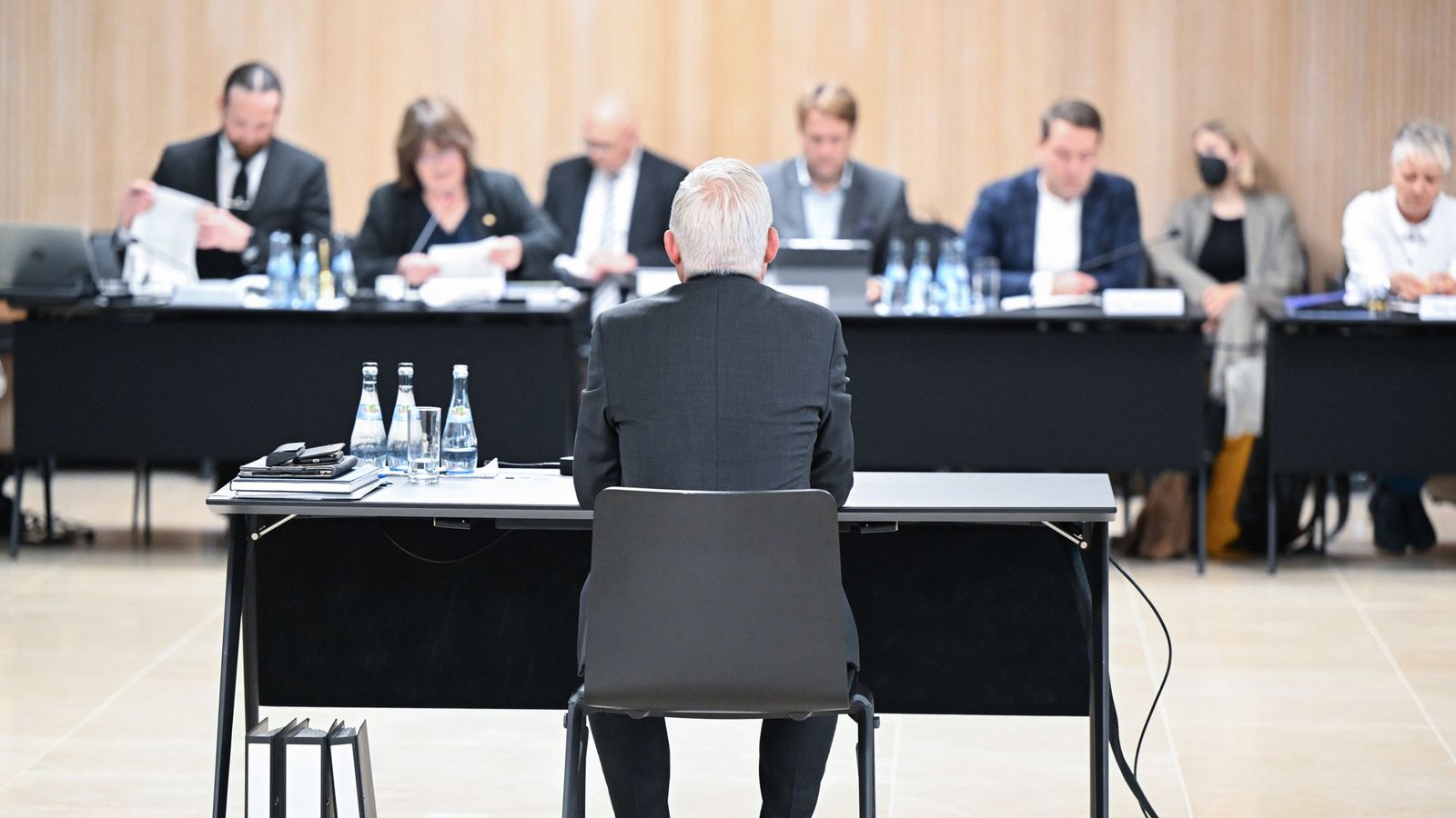 Gleich als erster Zeuge wurde Innenminister Thomas Strobl (CDU) im Oktober 2022 im Untersuchungsausschuss gehört.Foto: dpa/Bernd Weißbrod