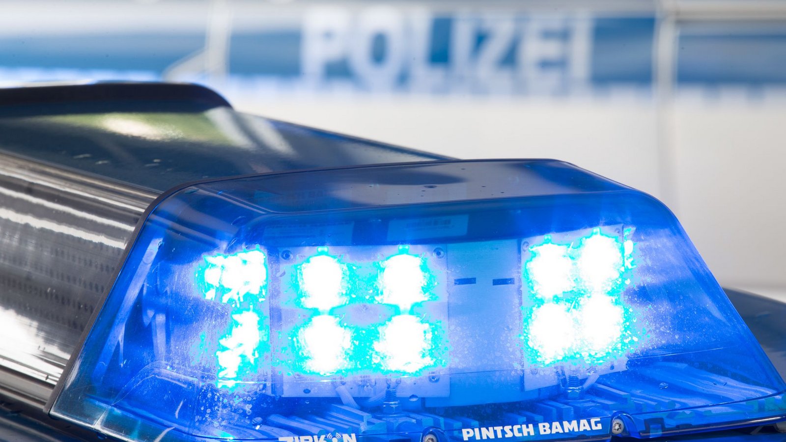 Die Polizei ermittelt in Wiesbaden wegen Totschlags an einem 49 Jahre alten Mann. (Symbolbild)Foto: picture alliance / dpa/Friso Gentsch Die Polizei ermittelt in Wiesbaden wegen Totschlags an einem 49 Jahre alten Mann. (Symbolbild)Foto: picture alliance / dpa/Friso Gentsch