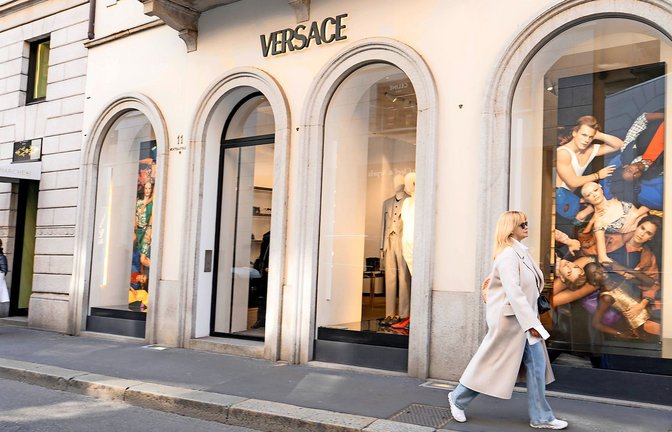 Die Via Montenapoleone in Mailand gilt eine der exklusivsten und teuersten Einkaufsstraßen der Welt. Der Quadratmeter kostet dort fast 40 000 Euro.<span class='image-autor'>Foto: IMAGO/Independent Photo Agency Int.</span>