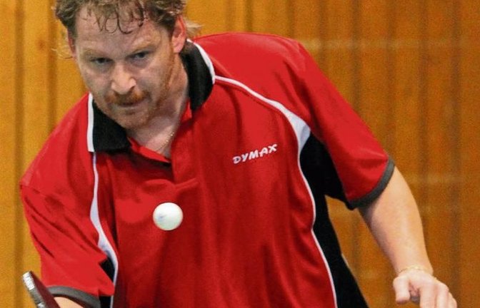 Stefan Narden und die TTF Gündelbach II haben sich die Chance auf den Klassenerhalt in der Kreisliga Gruppe 3 erhalten. Der Vorletzte zog nach dem 9:3 gegen den Drittletzten Zaisersweiher mit diesem nach Pluspunkten gleich. Foto: Archiv/Bürkle